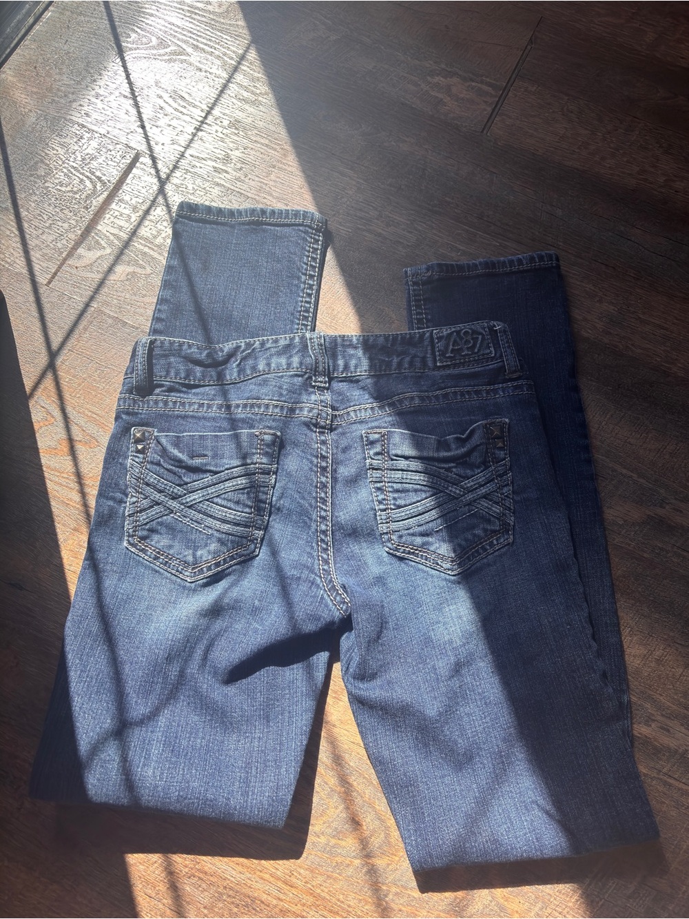 Aeropostale Women's Dark Blue Skinny Jeans with Embroidered Back Pockets